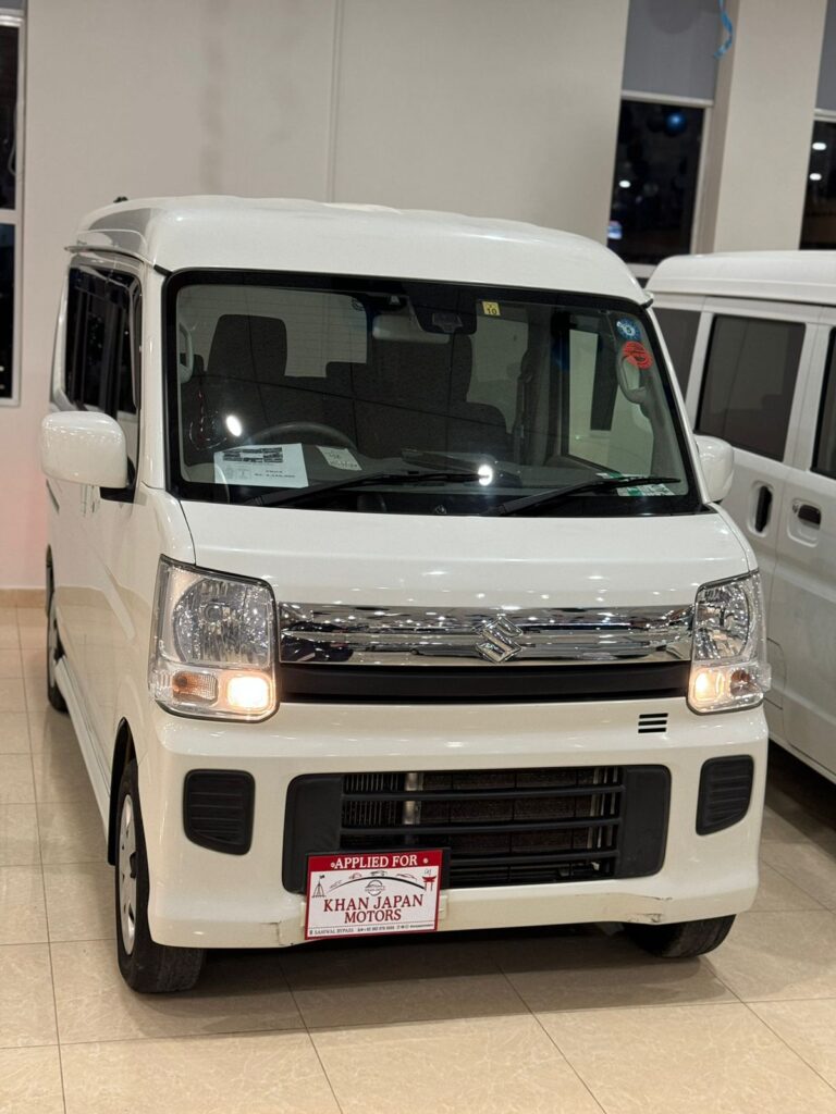 Suzuki Every-Wagon Pearl White 2018 Khan Japan Motors